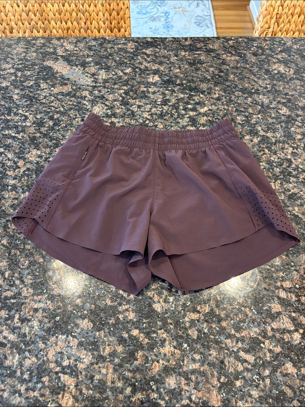 Athleta Hustle 3” shorts